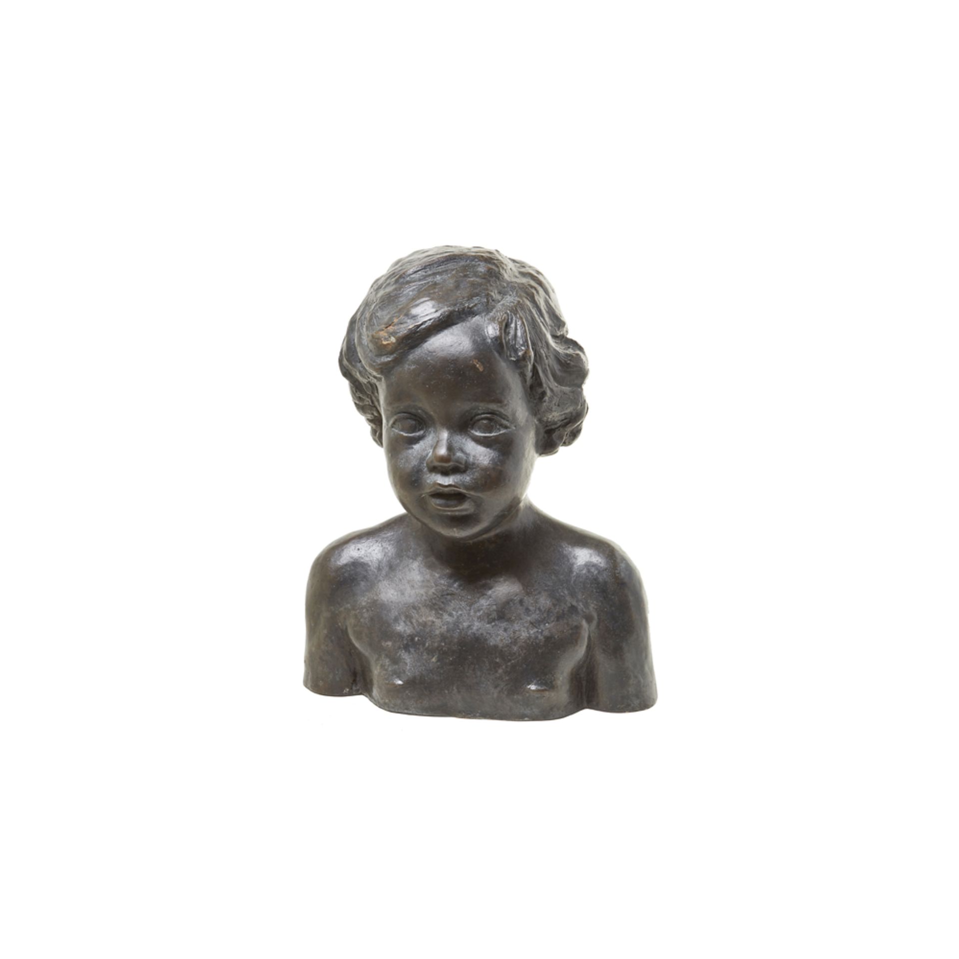 Escuela europea, s.XX. Niño. Busto en bronce patinado.