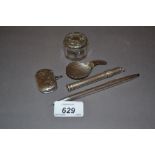 Early 19th Century silver caddy spoon, small silver vesta case,