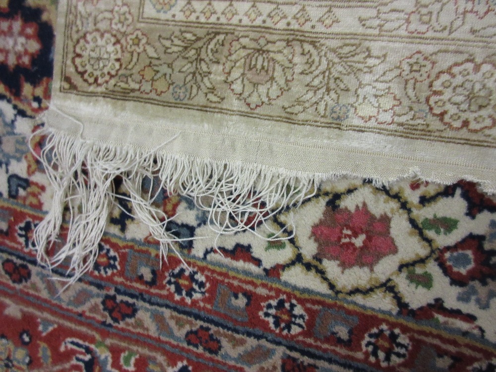 Small modern Turkish silk vase rug woven in pale shades (slight wear) CONDITION REPORT - Image 6 of 13