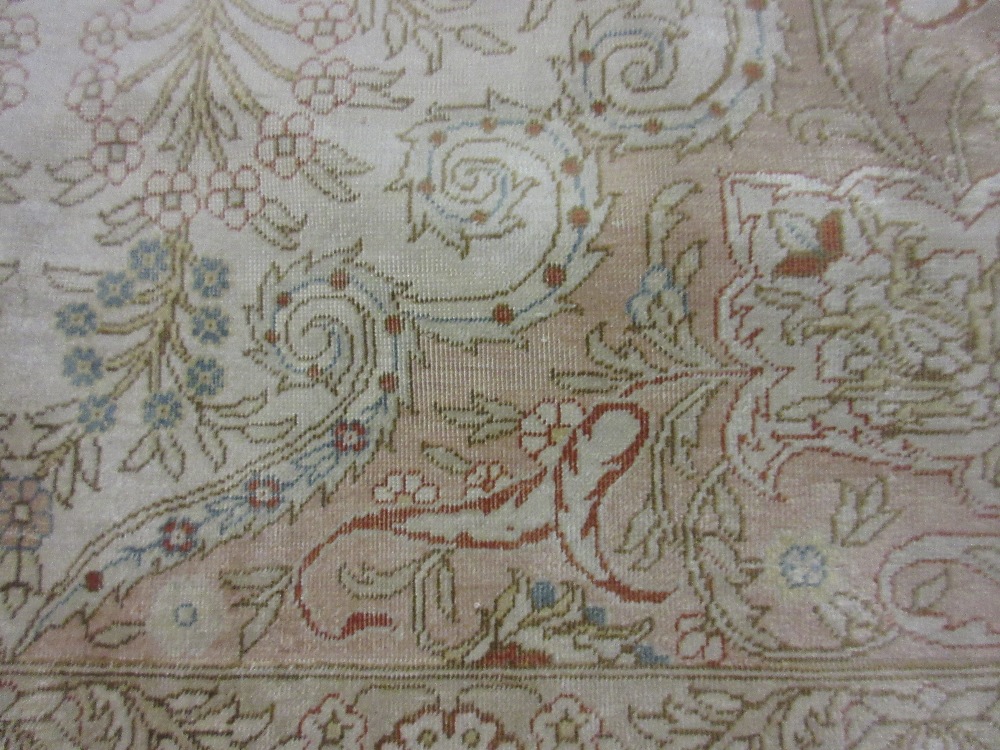 Small modern Turkish silk vase rug woven in pale shades (slight wear) CONDITION REPORT - Image 4 of 13