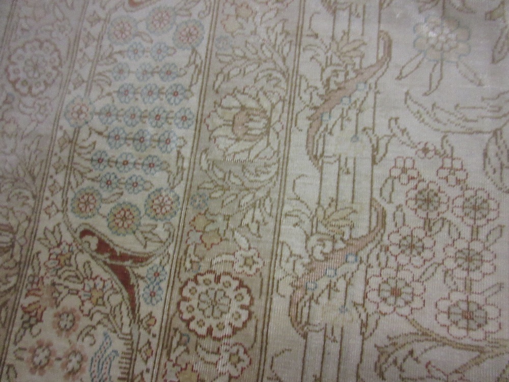 Small modern Turkish silk vase rug woven in pale shades (slight wear) CONDITION REPORT - Image 10 of 13