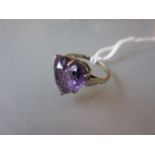 9ct Gold heart shaped amethyst set ring