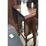 Small Edwardian mahogany spider leg drop-leaf occasional table