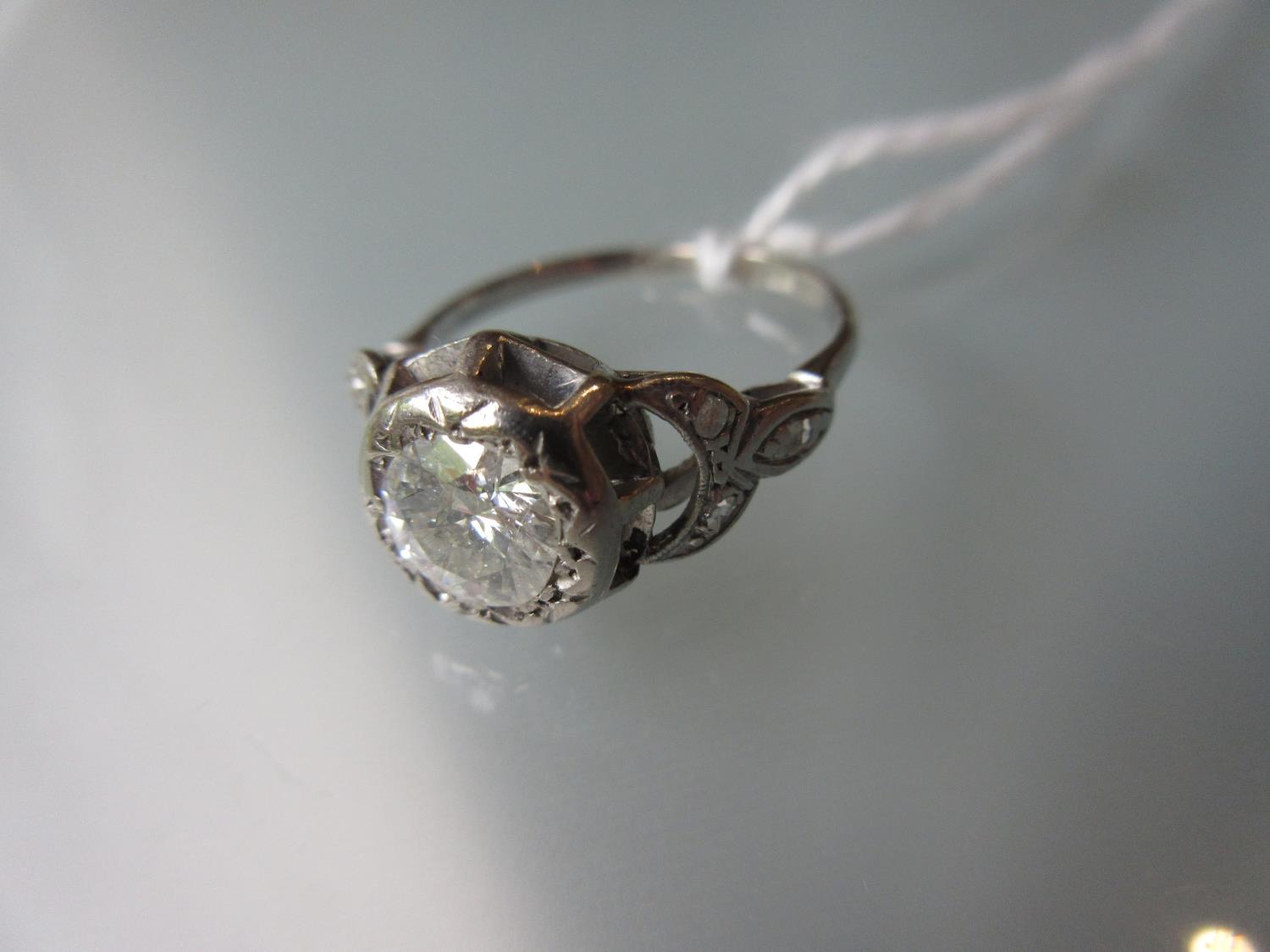 1920's / 1930's old brilliant cut diamond solitaire ring with rose cut diamond set shoulders mounted - Image 2 of 4