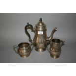 20th Century silver baluster form coffee service in 18th Century style, Sheffield 1955