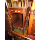 Edwardian mahogany and satinwood crossbanded drop-leaf tea table with a galleried undertier on