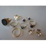 22ct Gold wedding band, five varoious gold dress rings and two pairs of stud earrings