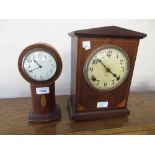 Small Edwardian mahogany crossbanded and inlaid drum form pedestal mantel clock (at fault)