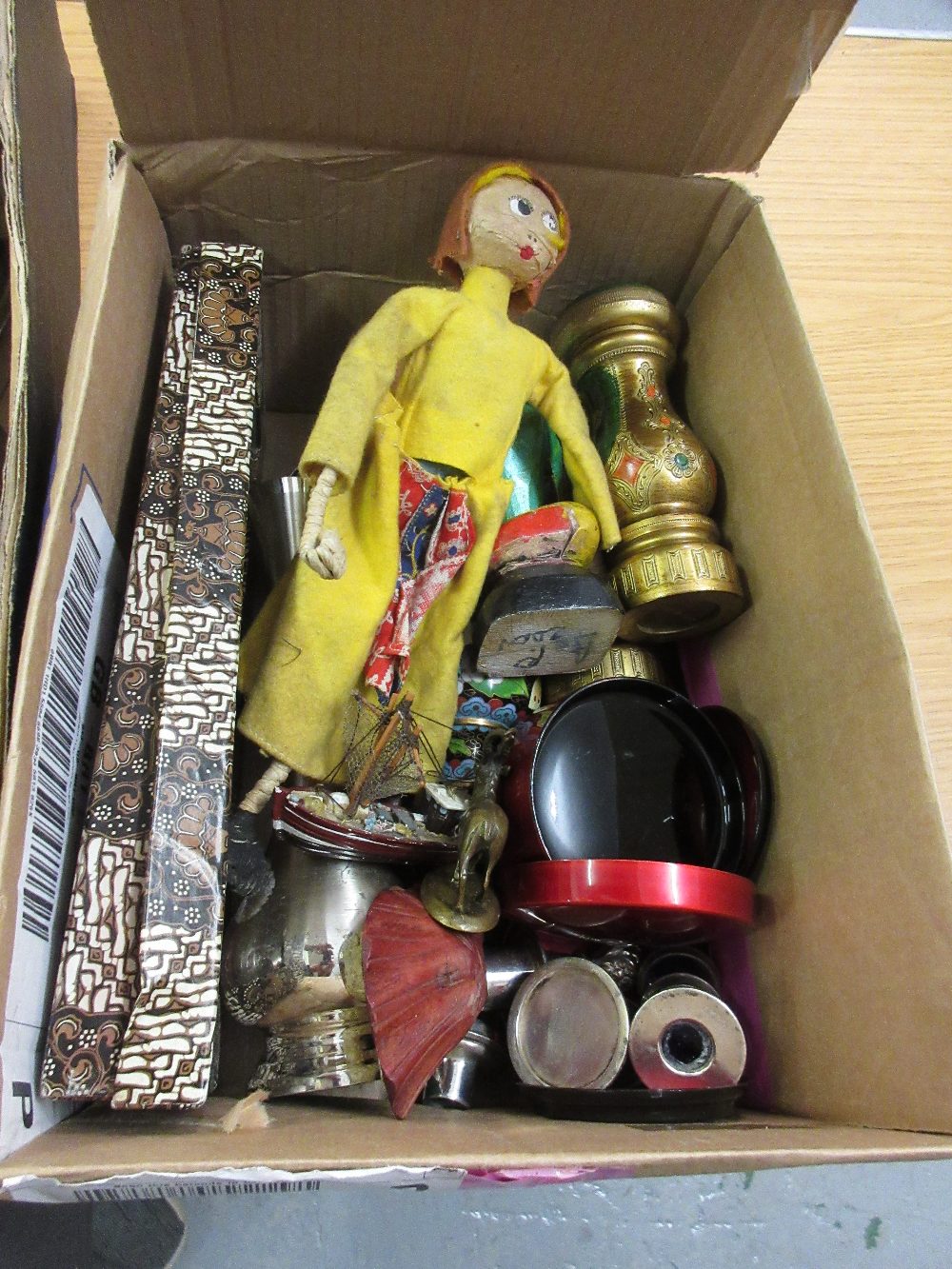 Various wooden puppets, wooden condiments, carved wooden dolls etc