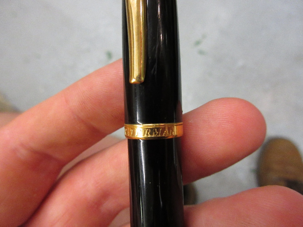 Waterman fountain pen with an 18ct gold nib together with a Parker pen stand and a quantity of other - Image 5 of 19