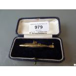 Unusual 18ct gold bar brooch in the form of a submarine 2g. In excellent condition, no damage or