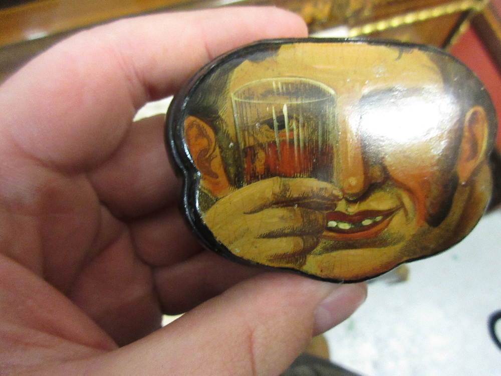 19th Century papier mache snuff box, the cover painted with a mans face - Image 3 of 11