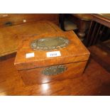 Victorian burr walnut jewellery casket with brass handle and escutcheon, the hinged cover