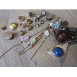 Quantity of various costume jewellery