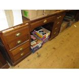 Large early 20th Century walnut twin pedestal desk with a tooled leather inset top above drawers