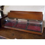 Late 19th, early 20th Century mahogany shop counter jewellery display unit with velvet lined trays