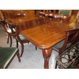 Good quality Victorian mahogany pull-out extending dining table with two extra leaves raised on
