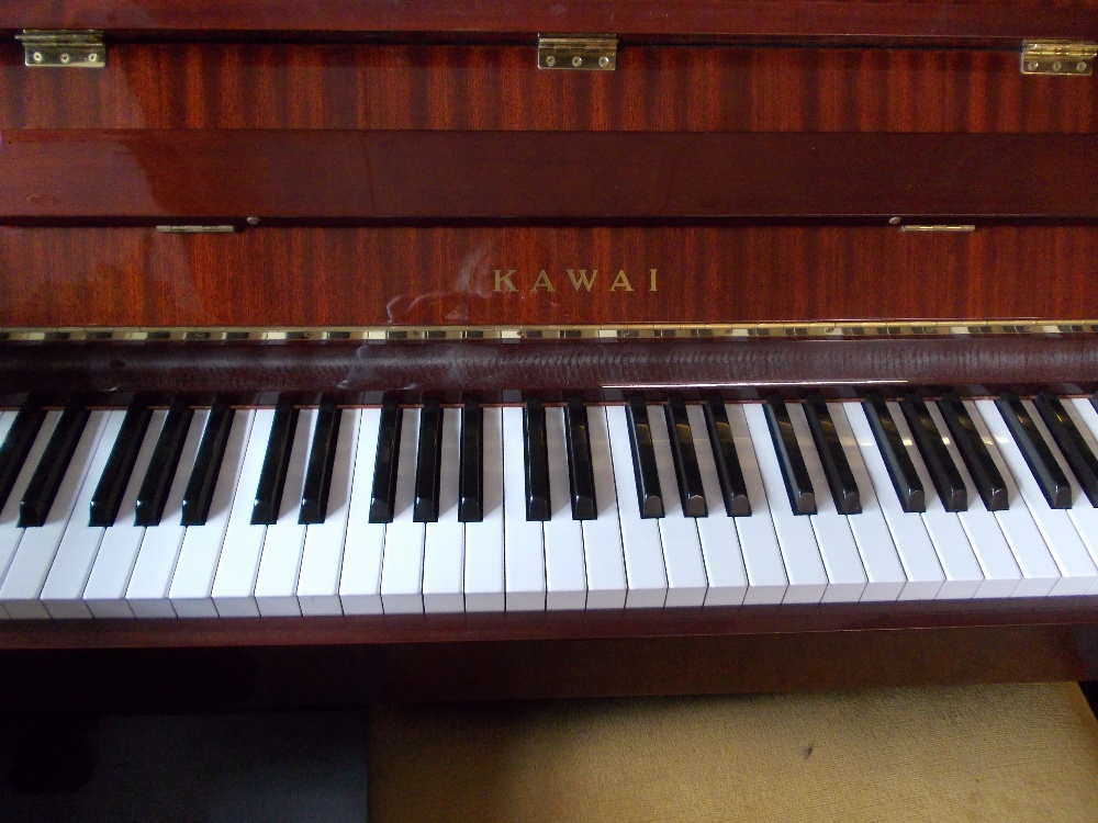 Good quality modern mahogany cased upright piano by Kawai, serial No. K1281804, together with a - Image 2 of 2