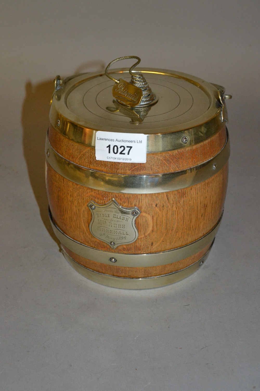 Early 20th Century oak and silver plated biscuit barrel