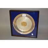 Queens Silver Jubilee commemorative silver and silver gilt dish in a fitted case