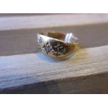 Victorian 18ct gold ring set seven diamonds