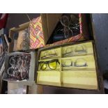 Box containing a large quantity of mid 20th Century vintage spectacles, glasses etc