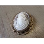 Oval 9ct gold mounted carved shell cameo portrait brooch