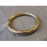 18ct Yellow gold twist bangle 21g