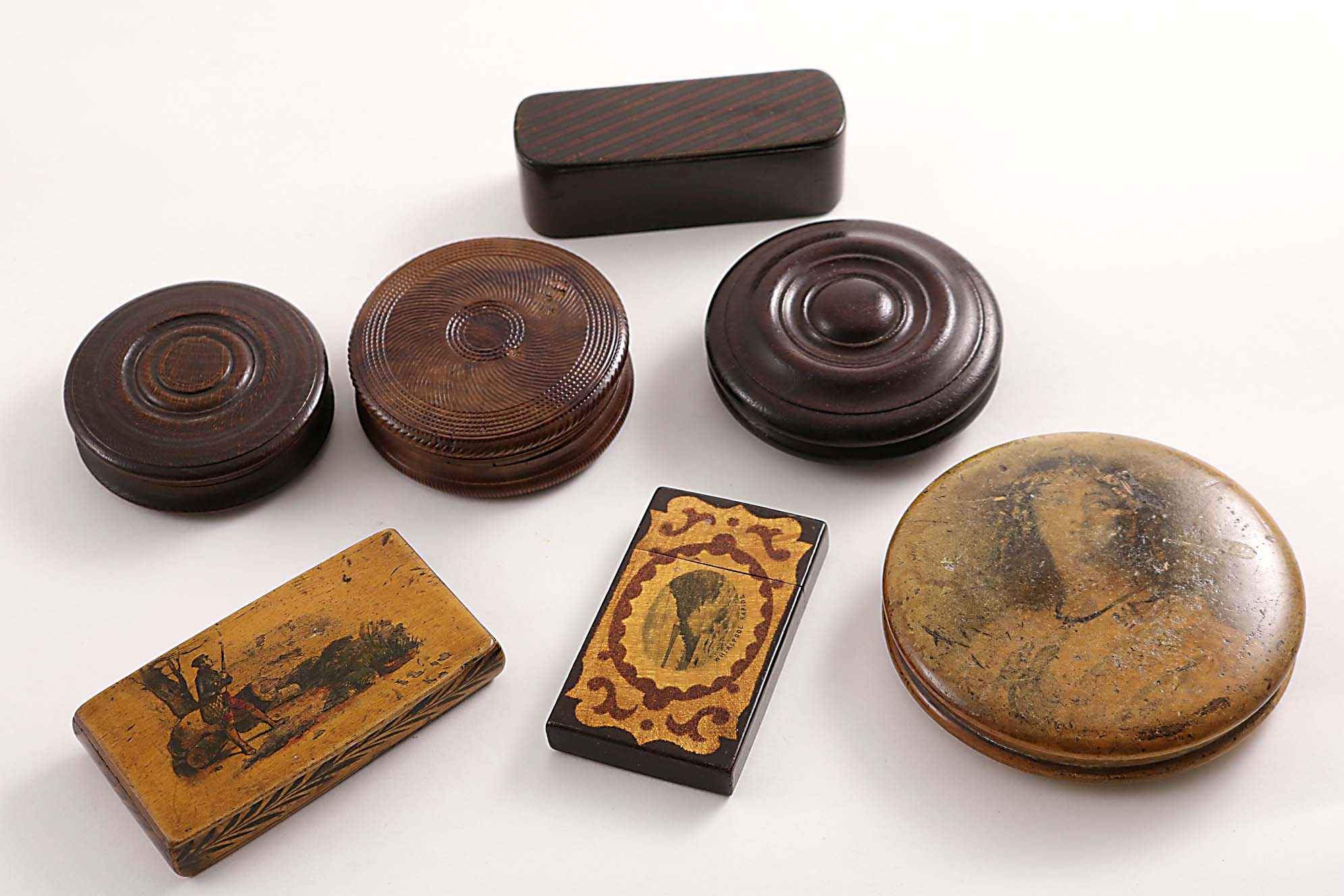 A MAUCHLINE-WARE RECTANGULAR SNUFF BOX with a huntsman on the cover, a circular example with a