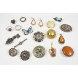 A QUANTITY OF JEWELLERY including a pair of 9ct. gold drop earrings, a gold circular brooch, an