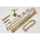 A QUANTITY OF JEWELLERY including a 9ct. gold oval link bracelet, 24 grams, a 9ct. gold fancy link