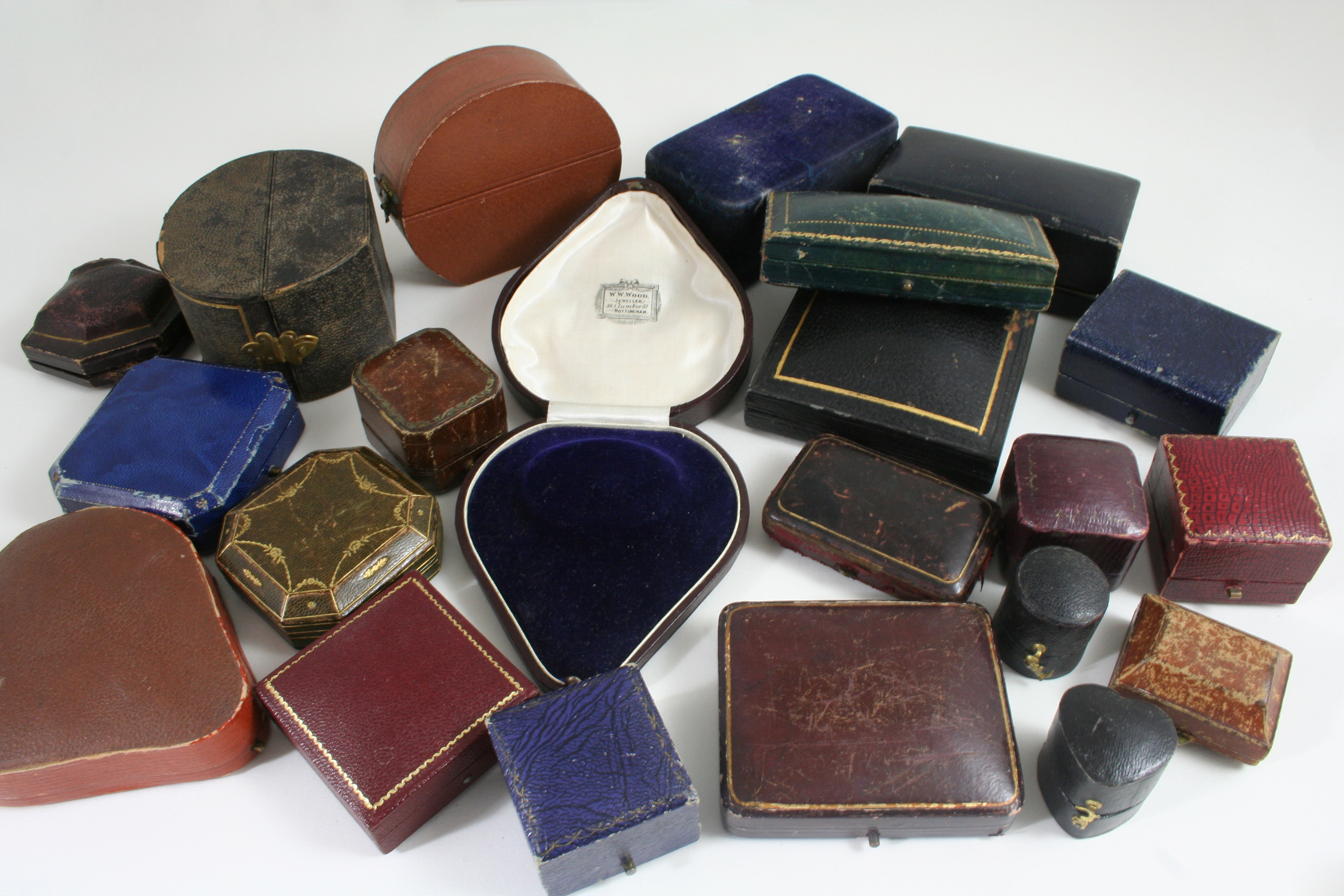 TWENTY TWO ASSORTED JEWELLERY BOXES