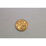 EDWARD VII GOLD SOVEREIGN dated 1907, 7.9 grams.