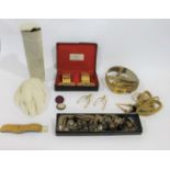 MARQUES DEL MUNI - SPANISH INTEREST part of a ceremonial uniform, including a plumed hat in a box (