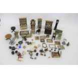 DOLLS HOUSE FURNITURE a mixed group of dolls house furniture (some modern), including 2 dressers,