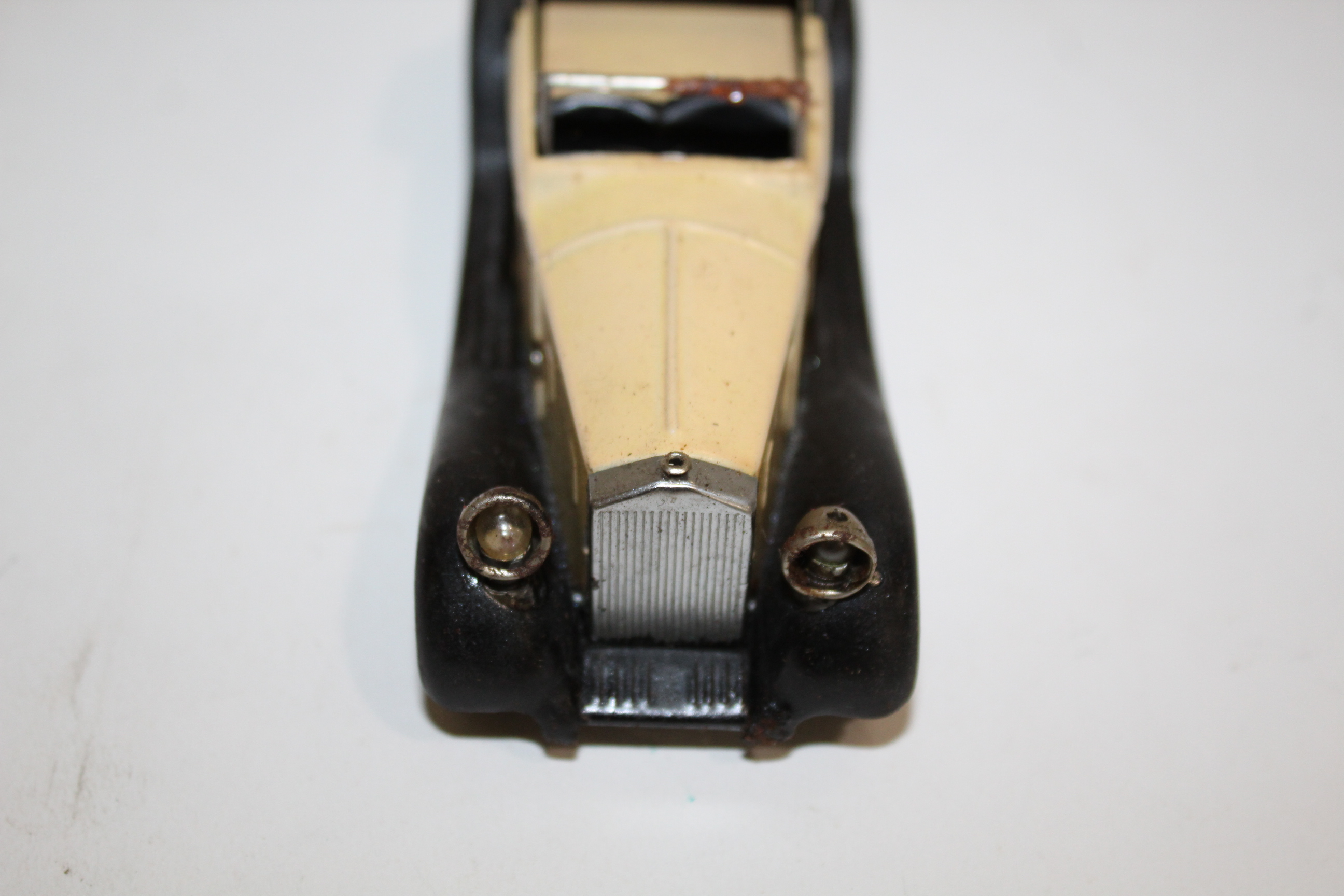 RARE TRIANG MINIC ROLLS ROYCE SEDANCA - ELECTRIC HEADLAMPS Model No 50M, with a black hood and wings - Image 9 of 14