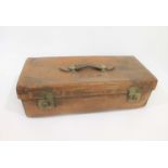 ASPREY - VINTAGE LEATHER TRAVELLING CASE a vintage leather case with a leather and brass handle on