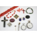 A LARGE QUANTITY OF JEWELLERY AND COSTUME JEWELLERY