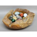 COLLECTION OF TWENTY EIGHT SPECIMEN EGGS, various marble and hardstone specimens to include
