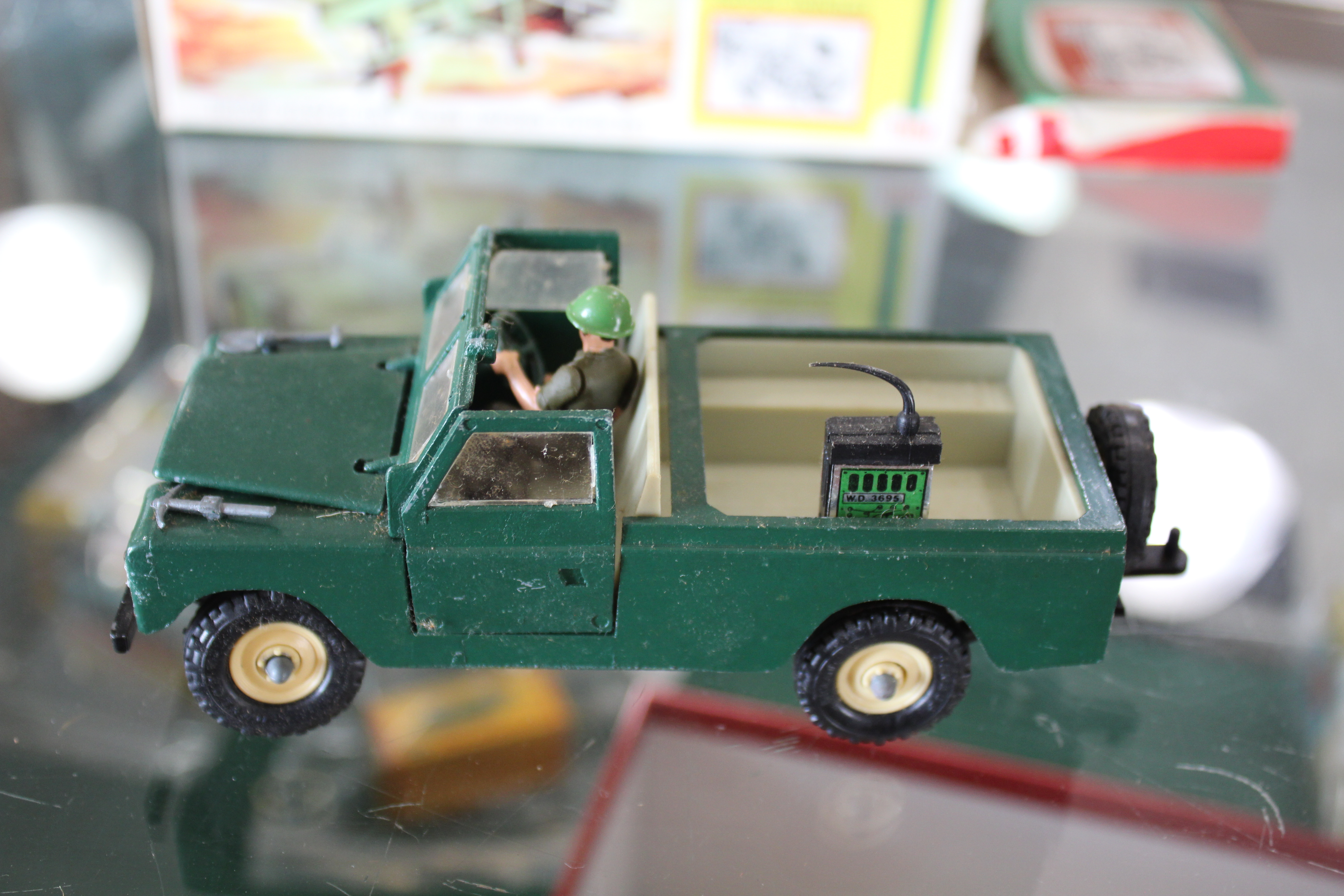 BRITAINS BOXED LAND ROVER 9777 Military Land Rover (with figures and inner stand), also with other - Image 9 of 12