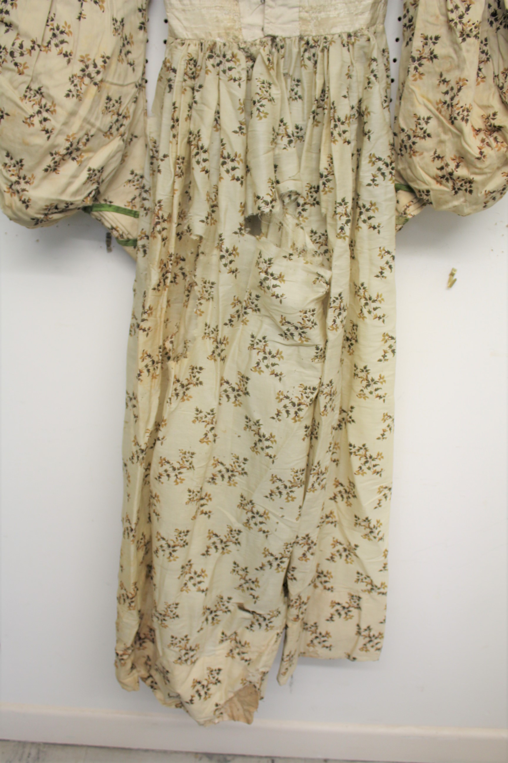 19THC CREAM SILK PATTERNED DAY DRESS with green silk ribbon detail, 123cms long. Also with a Paisley - Image 3 of 21