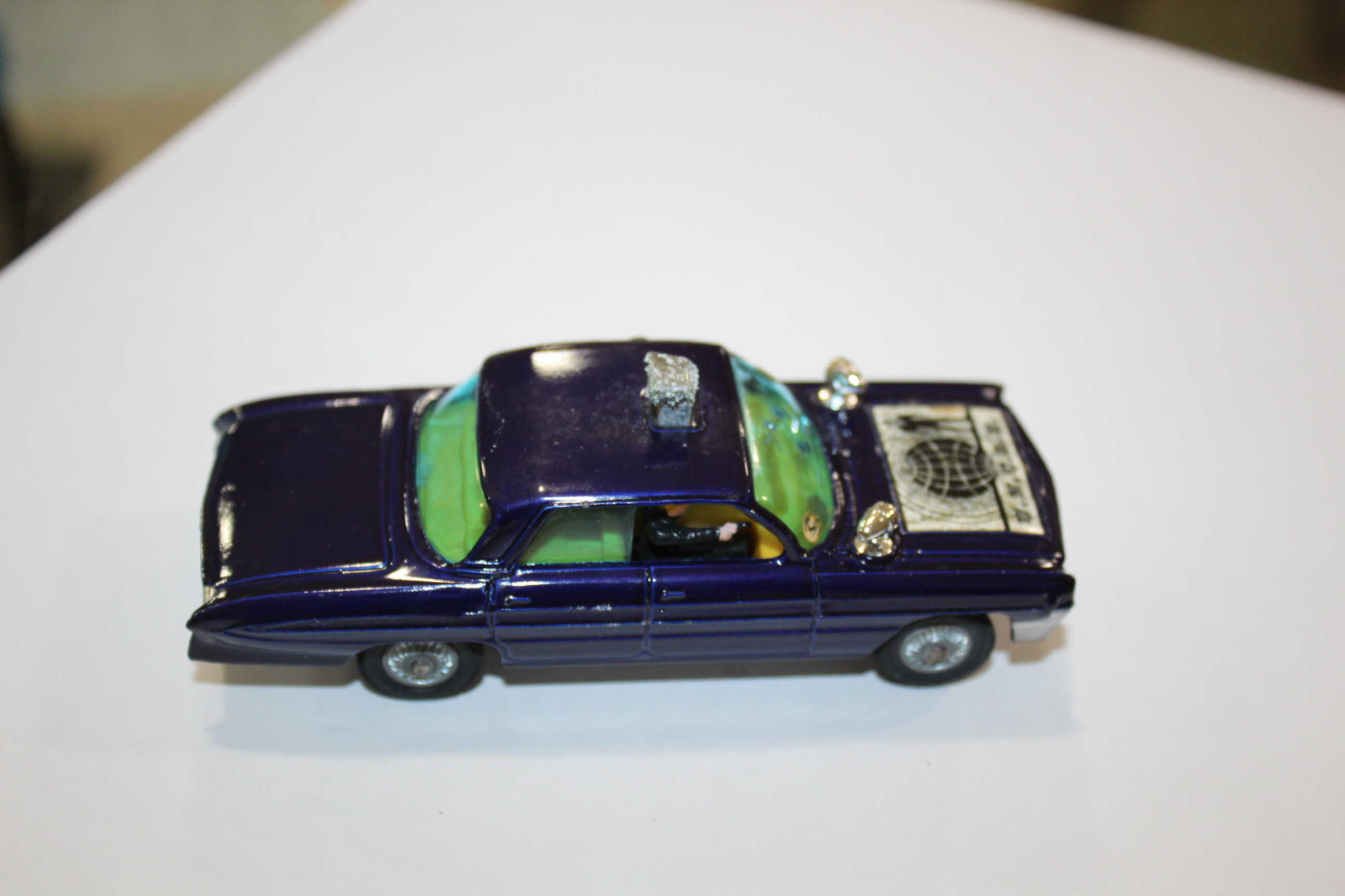 CORGI MAN FROM UNCLE THRUSH BUSTER Model No 497, the car with a purple body and 2 figures, and - Image 10 of 12