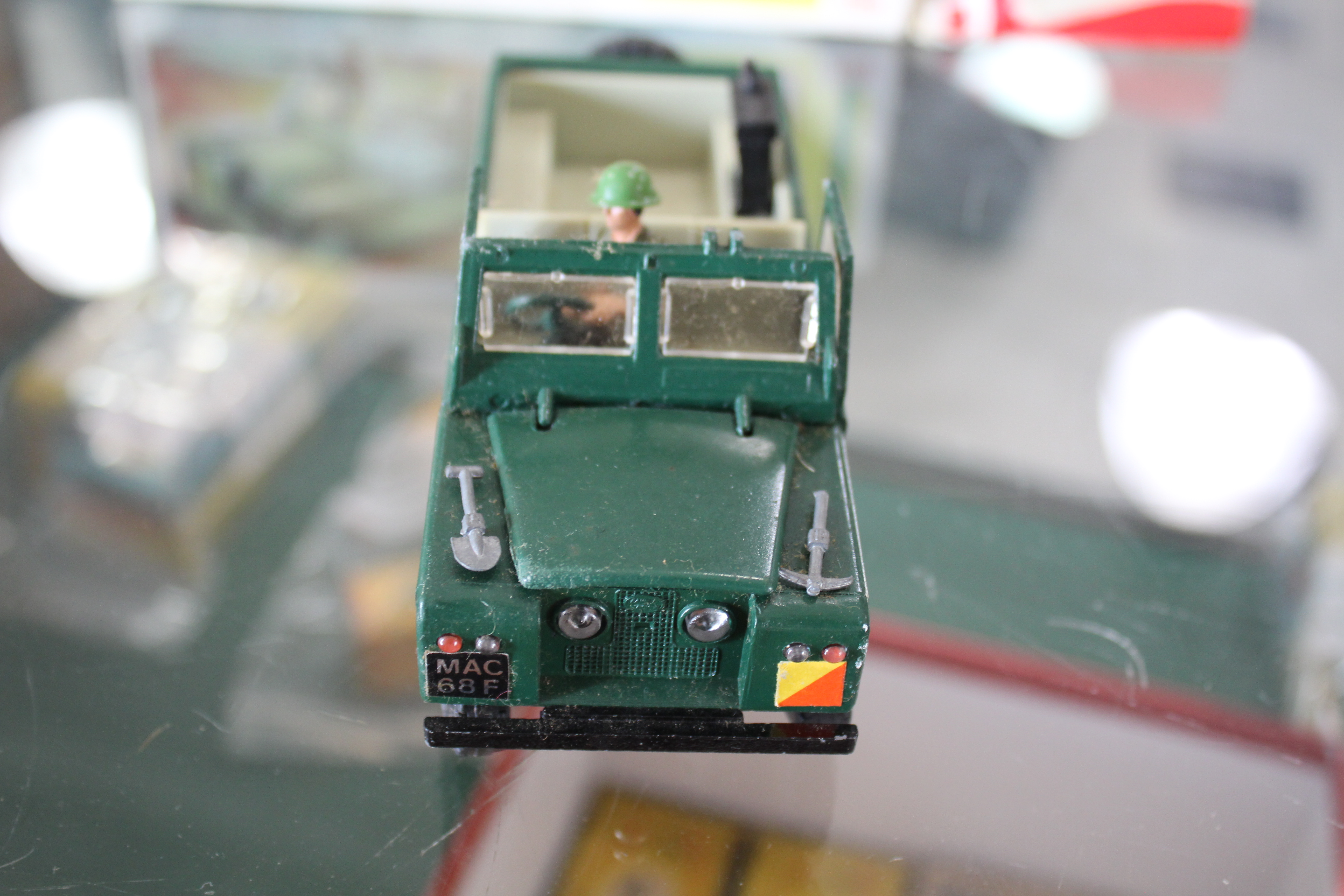 BRITAINS BOXED LAND ROVER 9777 Military Land Rover (with figures and inner stand), also with other - Image 8 of 12