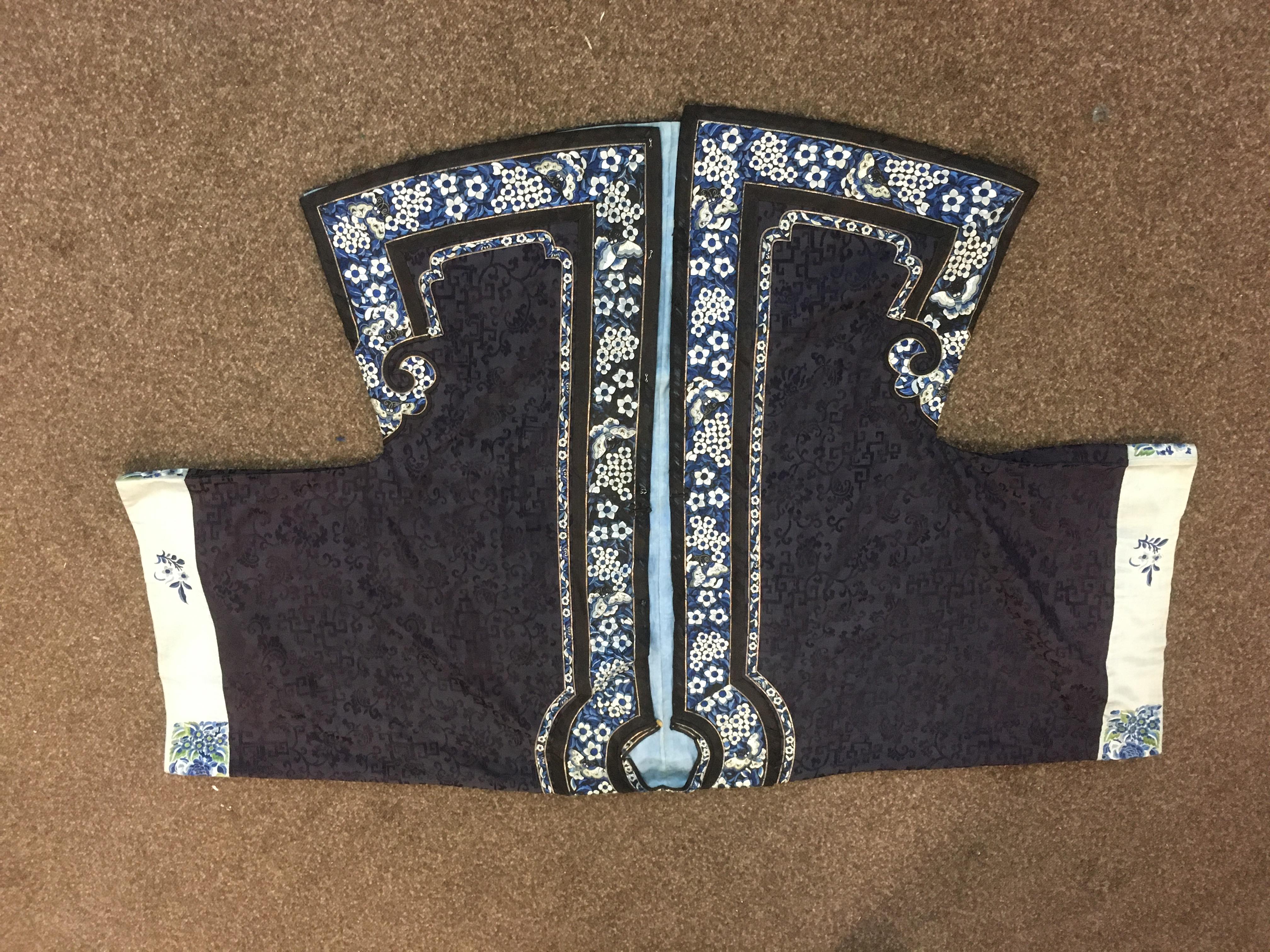 19THC CHINESE SILK JACKET a late 19thc indigo blue damask silk front fastening Chinese jacket, - Image 2 of 4