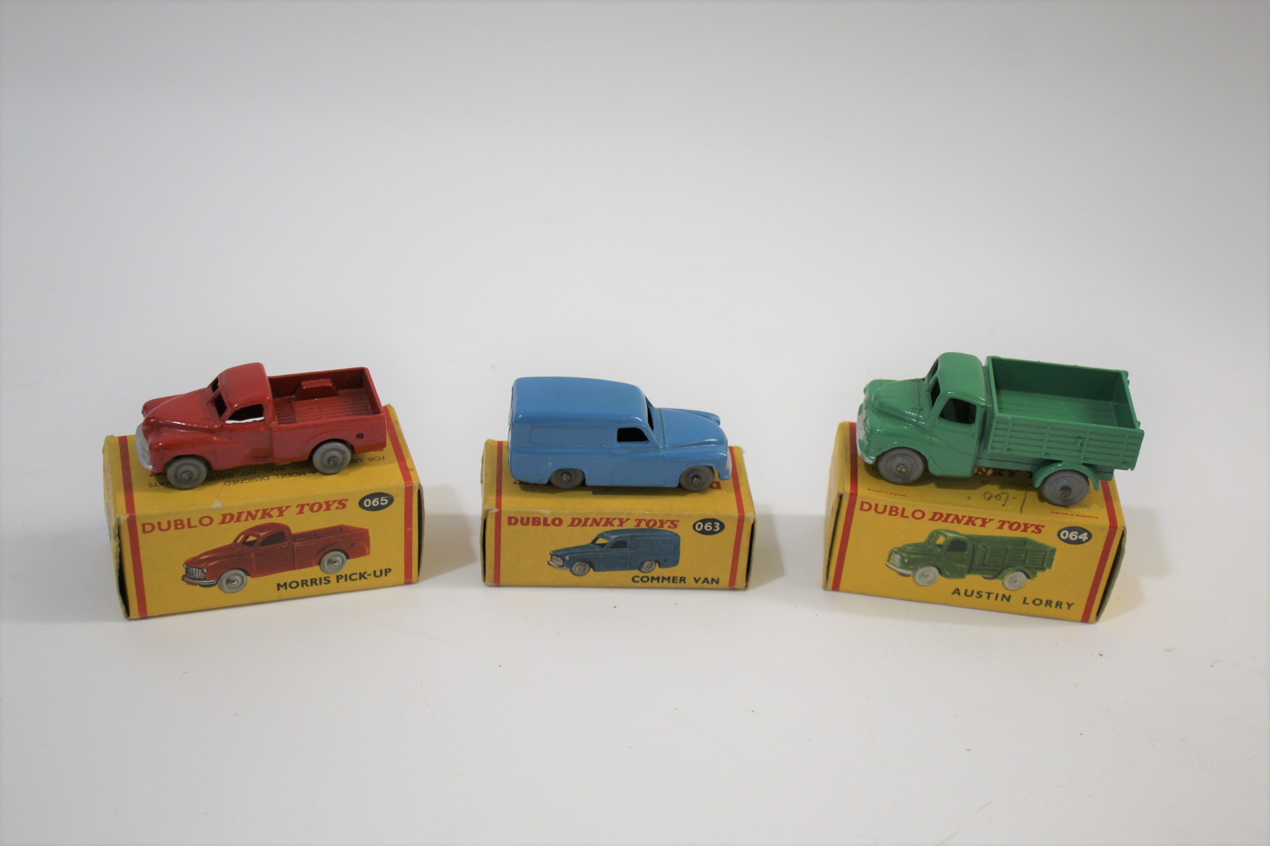 BOXED DUBLO DINKY including Dublo Dinky, 064 Austin Lorry, 063 Commer Van, and 065 Morris Pick-