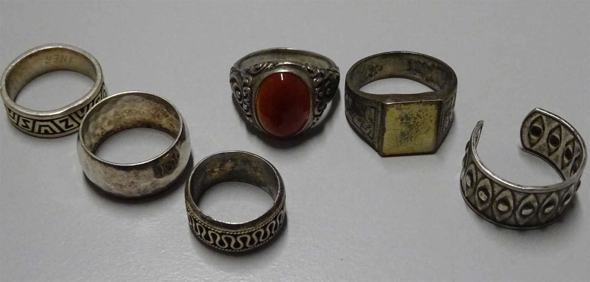 6 Silberringe, verschiedene Modelle. Gewicht ca. 32,1 gr6 silver rings, different models. Weight