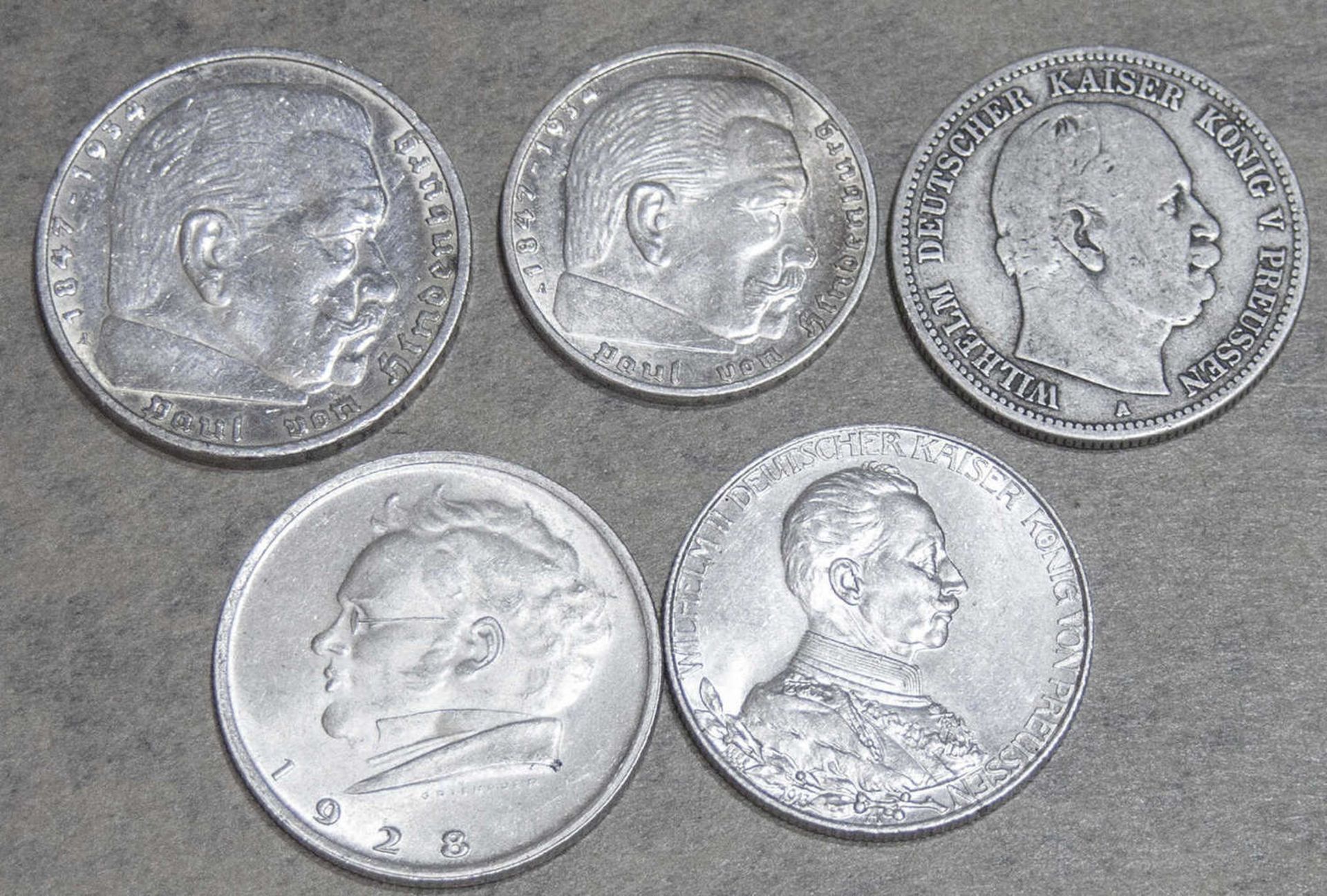Lot Silbermünzen, bestehend aus: Deutschland 1937 5 Mark "Hindenburg", Deutschland 1876 2 Mark "