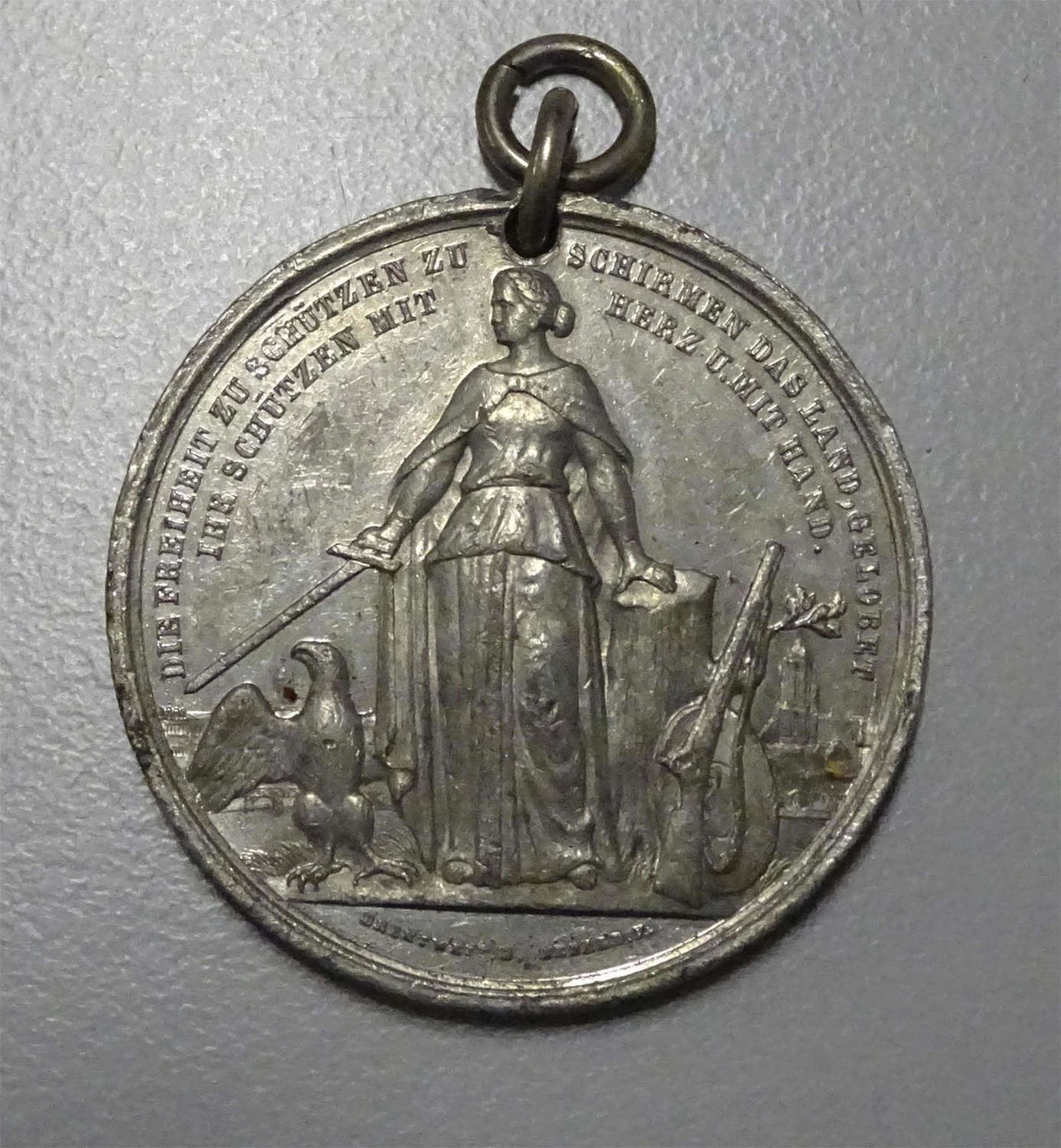 Schützenmedaille Frankfurt 1862, gehenkelt, sonst guter Zustand.Rifle medal Frankfurt 1862,
