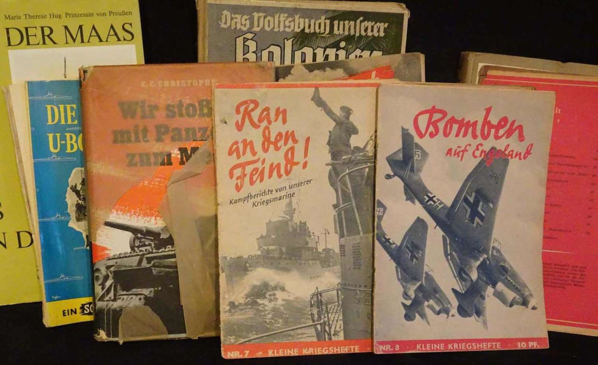 1 Lot Bücher, 1. und 2. Weltkrieg, dabei z.B. "Wir stoßen mit Panzern zum Meer", "Im Kampf um´s - Bild 4 aus 5