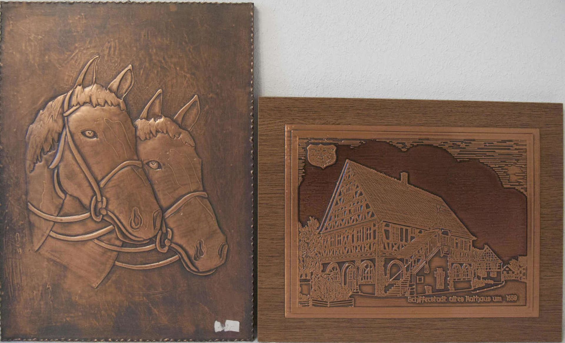 Zwei Kupferbilder, 1 x Pferde, ca. 36 x ca. 26 cm und 1 x Rathaus Schifferstadt, H: ca. 26 cm, B: